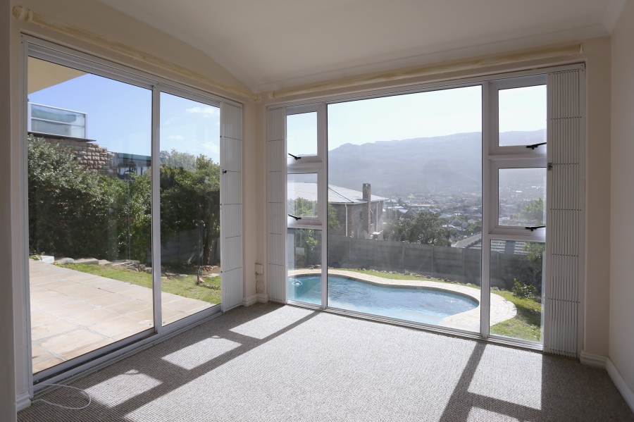 To Let 3 Bedroom Property for Rent in Fish Hoek Western Cape